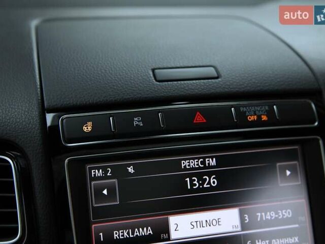 Черный Фольксваген Туарег, объемом двигателя 3.6 л и пробегом 104 тыс. км за 19900 $, фото 17 на Automoto.ua