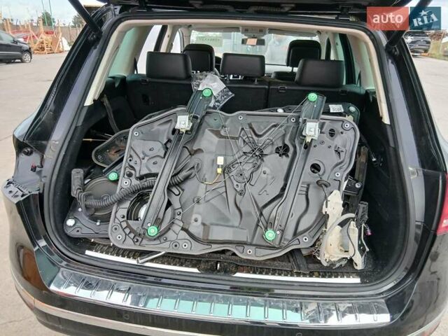 Чорний Фольксваген Туарег, об'ємом двигуна 3.6 л та пробігом 252 тис. км за 12500 $, фото 4 на Automoto.ua