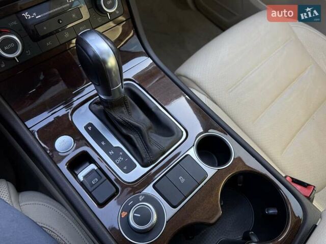 Черный Фольксваген Туарег, объемом двигателя 3 л и пробегом 279 тыс. км за 20400 $, фото 39 на Automoto.ua