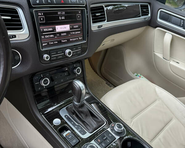 Черный Фольксваген Туарег, объемом двигателя 2.97 л и пробегом 153 тыс. км за 29900 $, фото 10 на Automoto.ua