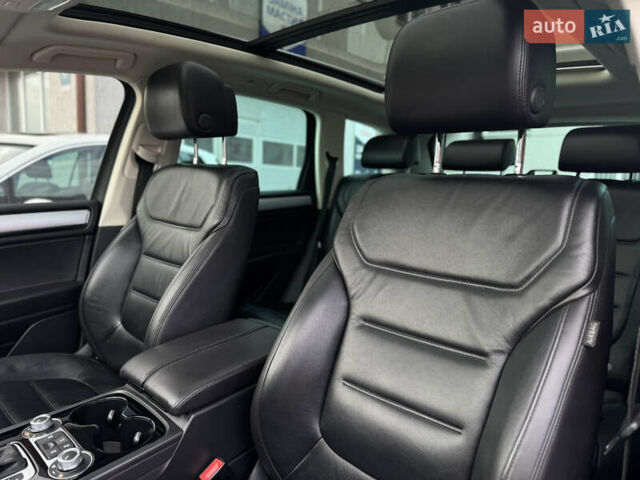 Черный Фольксваген Туарег, объемом двигателя 3 л и пробегом 242 тыс. км за 27999 $, фото 18 на Automoto.ua