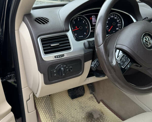 Черный Фольксваген Туарег, объемом двигателя 2.97 л и пробегом 153 тыс. км за 29900 $, фото 11 на Automoto.ua