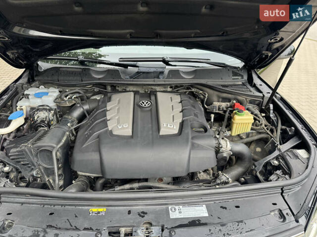 Черный Фольксваген Туарег, объемом двигателя 2.97 л и пробегом 153 тыс. км за 29900 $, фото 12 на Automoto.ua