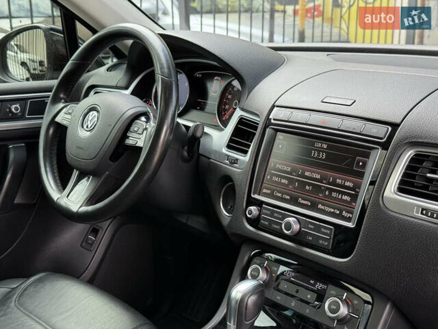 Черный Фольксваген Туарег, объемом двигателя 3 л и пробегом 212 тыс. км за 28999 $, фото 40 на Automoto.ua