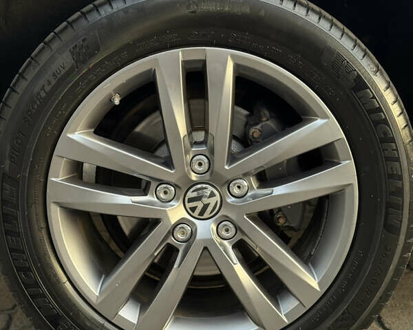 Черный Фольксваген Туарег, объемом двигателя 3 л и пробегом 242 тыс. км за 27999 $, фото 11 на Automoto.ua