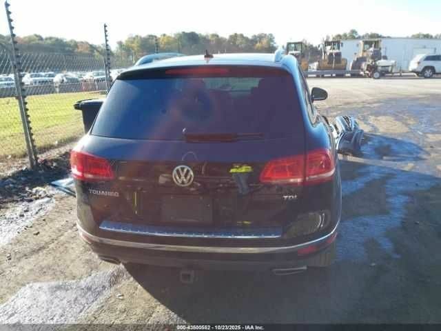 Черный Фольксваген Туарег, объемом двигателя 3 л и пробегом 170 тыс. км за 3000 $, фото 15 на Automoto.ua