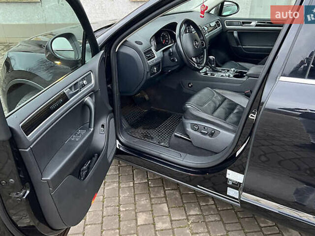 Черный Фольксваген Туарег, объемом двигателя 2.97 л и пробегом 99 тыс. км за 25100 $, фото 6 на Automoto.ua