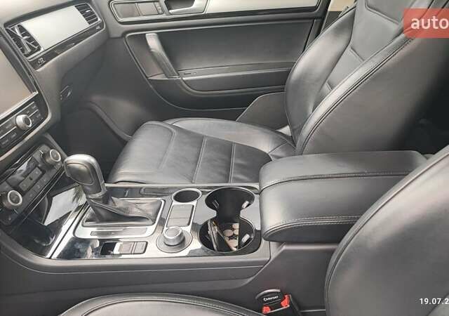 Чорний Фольксваген Туарег, об'ємом двигуна 2.97 л та пробігом 301 тис. км за 24800 $, фото 11 на Automoto.ua