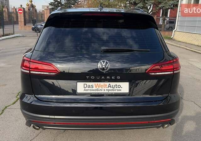 Черный Фольксваген Туарег, объемом двигателя 2.97 л и пробегом 108 тыс. км за 54500 $, фото 6 на Automoto.ua