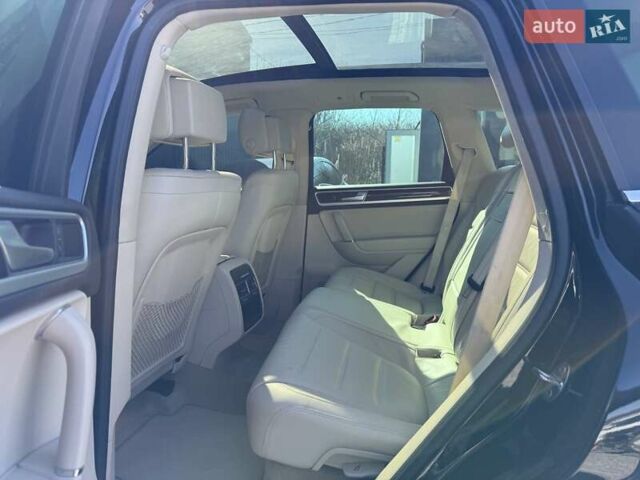 Черный Фольксваген Туарег, объемом двигателя 3 л и пробегом 279 тыс. км за 20400 $, фото 53 на Automoto.ua