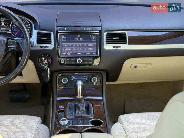 Черный Фольксваген Туарег, объемом двигателя 3 л и пробегом 279 тыс. км за 20400 $, фото 60 на Automoto.ua