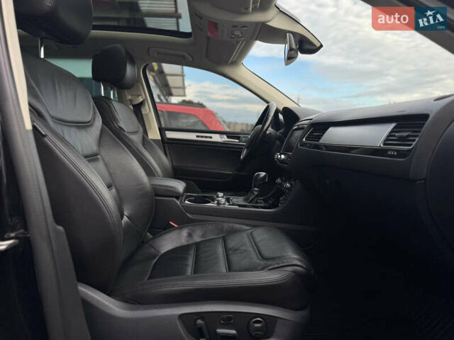 Черный Фольксваген Туарег, объемом двигателя 3 л и пробегом 242 тыс. км за 27999 $, фото 31 на Automoto.ua