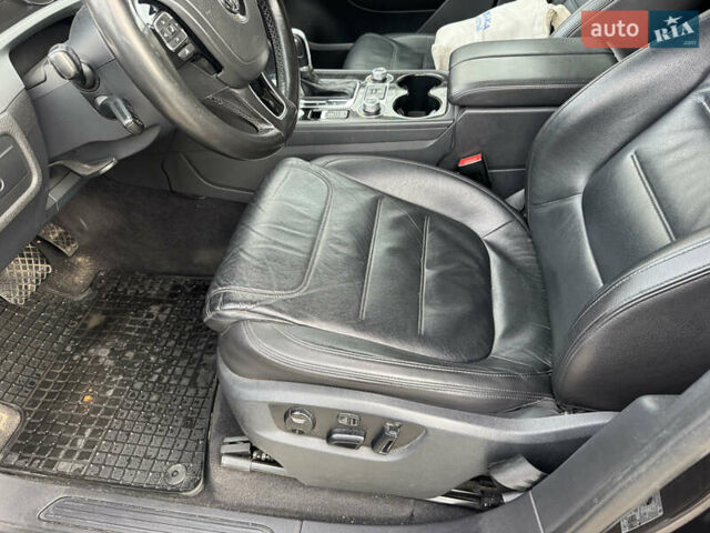 Черный Фольксваген Туарег, объемом двигателя 2.97 л и пробегом 268 тыс. км за 24300 $, фото 8 на Automoto.ua