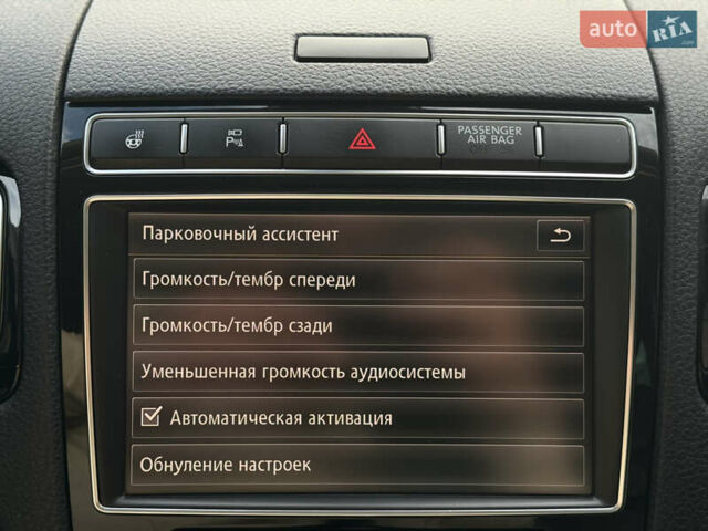 Черный Фольксваген Туарег, объемом двигателя 3 л и пробегом 242 тыс. км за 27999 $, фото 48 на Automoto.ua