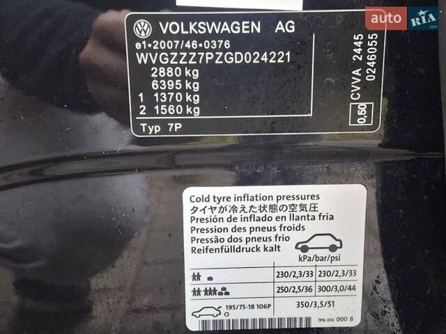 Черный Фольксваген Туарег, объемом двигателя 3 л и пробегом 187 тыс. км за 29970 $, фото 78 на Automoto.ua