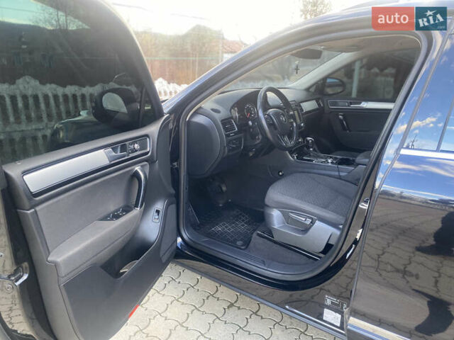 Чорний Фольксваген Туарег, об'ємом двигуна 2.97 л та пробігом 198 тис. км за 24000 $, фото 4 на Automoto.ua