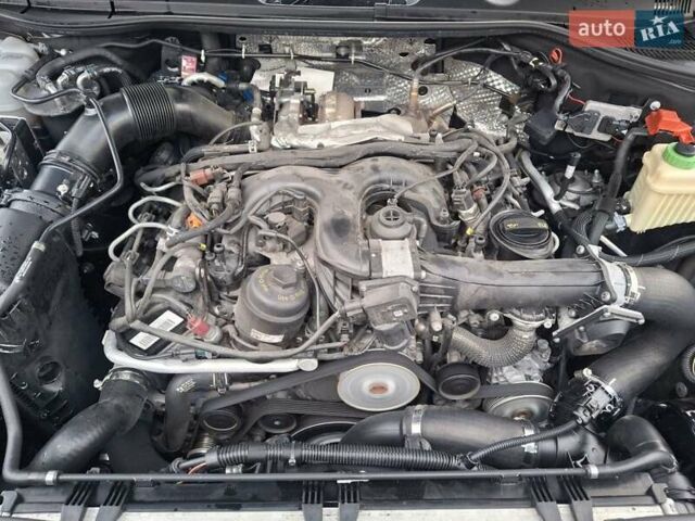 Черный Фольксваген Туарег, объемом двигателя 3 л и пробегом 187 тыс. км за 29970 $, фото 32 на Automoto.ua