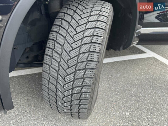 Черный Фольксваген Туарег, объемом двигателя 3 л и пробегом 159 тыс. км за 27900 $, фото 44 на Automoto.ua