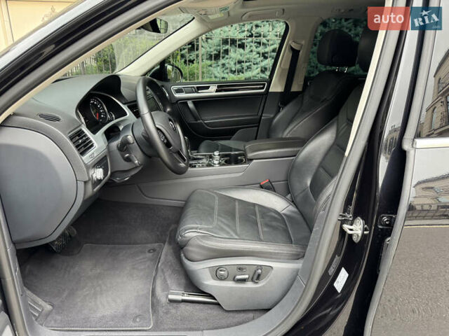 Черный Фольксваген Туарег, объемом двигателя 3 л и пробегом 159 тыс. км за 27900 $, фото 21 на Automoto.ua