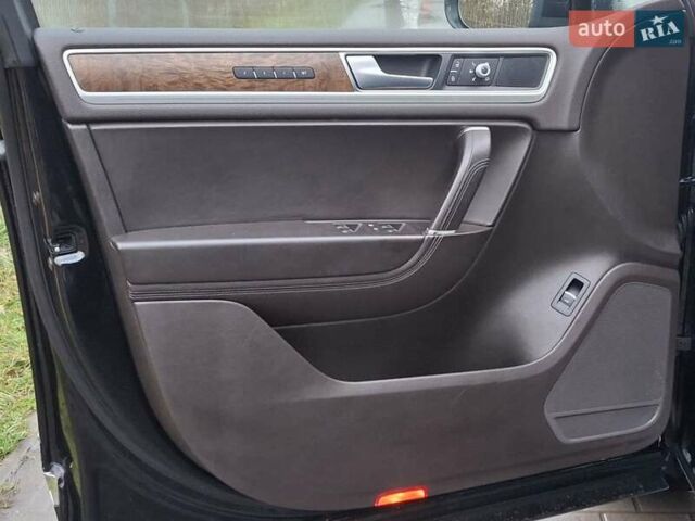 Черный Фольксваген Туарег, объемом двигателя 3 л и пробегом 187 тыс. км за 29970 $, фото 36 на Automoto.ua