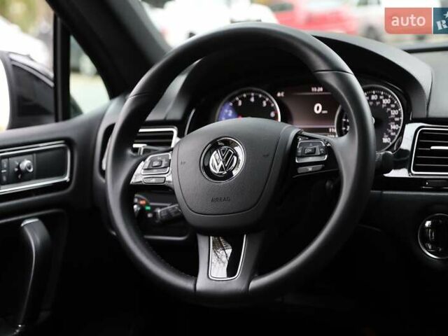 Черный Фольксваген Туарег, объемом двигателя 3.6 л и пробегом 104 тыс. км за 19900 $, фото 15 на Automoto.ua