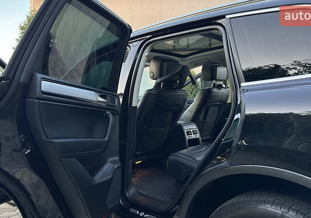 Черный Фольксваген Туарег, объемом двигателя 2.97 л и пробегом 288 тыс. км за 25850 $, фото 52 на Automoto.ua