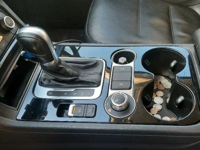 Черный Фольксваген Туарег, объемом двигателя 3 л и пробегом 197 тыс. км за 9300 $, фото 15 на Automoto.ua