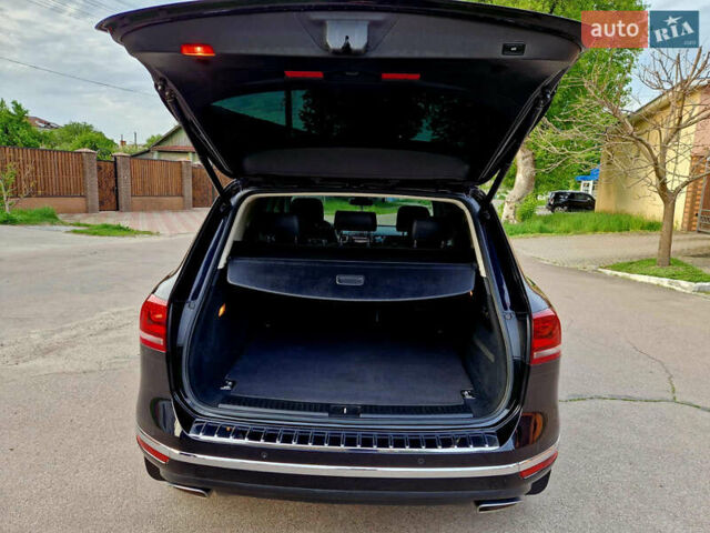 Черный Фольксваген Туарег, объемом двигателя 3 л и пробегом 225 тыс. км за 30000 $, фото 55 на Automoto.ua