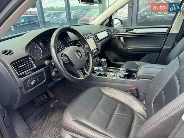 Черный Фольксваген Туарег, объемом двигателя 3 л и пробегом 114 тыс. км за 33000 $, фото 5 на Automoto.ua