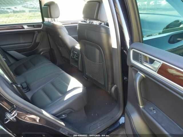 Черный Фольксваген Туарег, объемом двигателя 3 л и пробегом 170 тыс. км за 3000 $, фото 7 на Automoto.ua