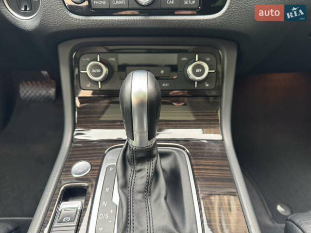 Черный Фольксваген Туарег, объемом двигателя 3 л и пробегом 159 тыс. км за 27900 $, фото 35 на Automoto.ua