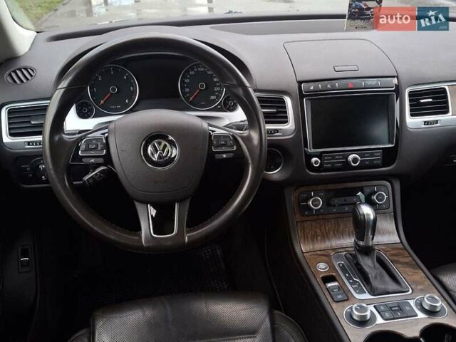 Черный Фольксваген Туарег, объемом двигателя 3 л и пробегом 187 тыс. км за 29970 $, фото 66 на Automoto.ua