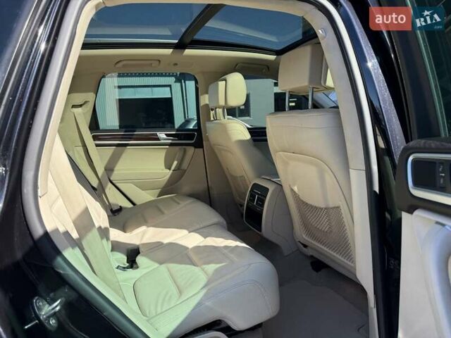 Черный Фольксваген Туарег, объемом двигателя 3 л и пробегом 279 тыс. км за 20400 $, фото 49 на Automoto.ua