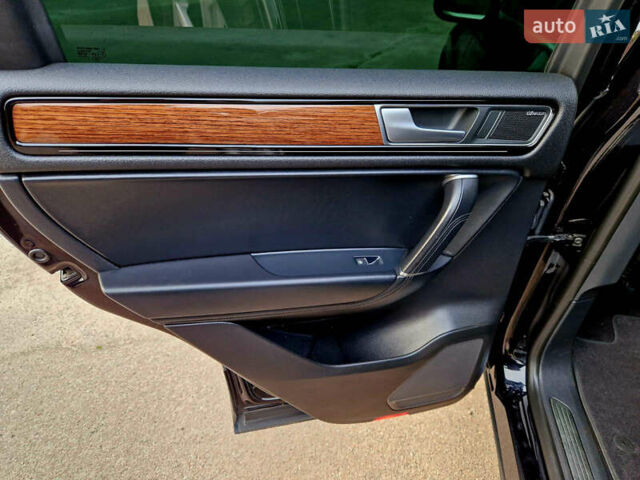 Черный Фольксваген Туарег, объемом двигателя 3 л и пробегом 225 тыс. км за 30000 $, фото 47 на Automoto.ua