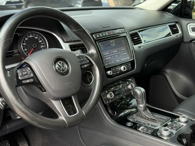 Черный Фольксваген Туарег, объемом двигателя 3 л и пробегом 212 тыс. км за 28999 $, фото 16 на Automoto.ua