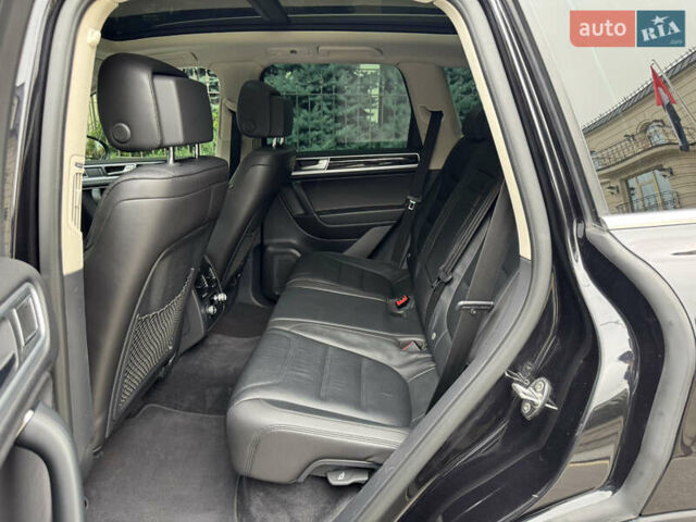 Черный Фольксваген Туарег, объемом двигателя 3 л и пробегом 159 тыс. км за 27900 $, фото 25 на Automoto.ua