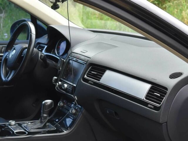 Черный Фольксваген Туарег, объемом двигателя 3 л и пробегом 108 тыс. км за 8500 $, фото 13 на Automoto.ua