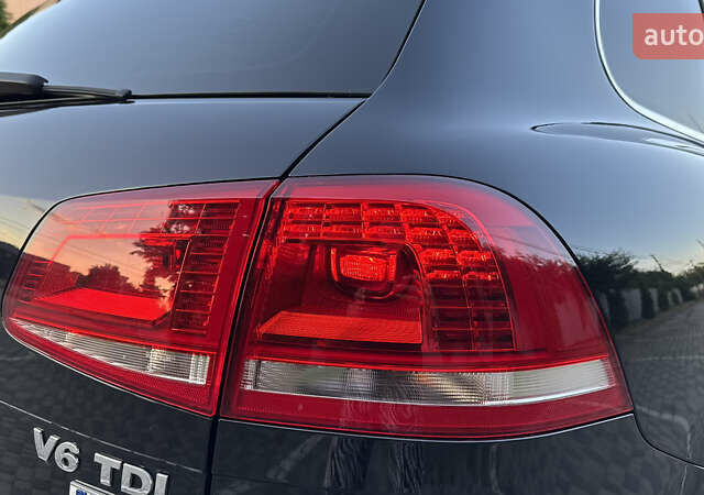 Черный Фольксваген Туарег, объемом двигателя 2.97 л и пробегом 288 тыс. км за 25850 $, фото 31 на Automoto.ua