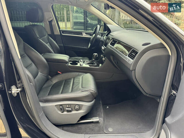 Черный Фольксваген Туарег, объемом двигателя 3 л и пробегом 159 тыс. км за 27900 $, фото 33 на Automoto.ua