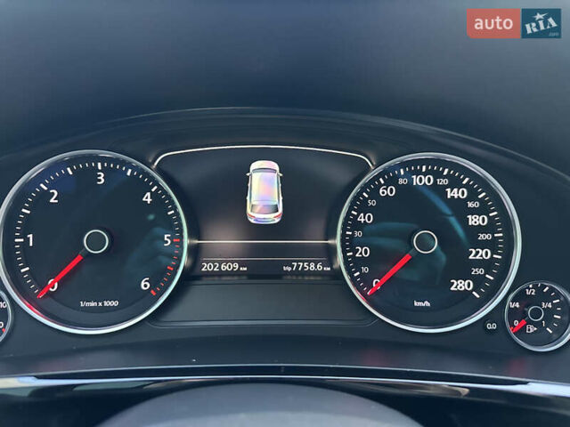 Черный Фольксваген Туарег, объемом двигателя 2.97 л и пробегом 202 тыс. км за 25800 $, фото 25 на Automoto.ua