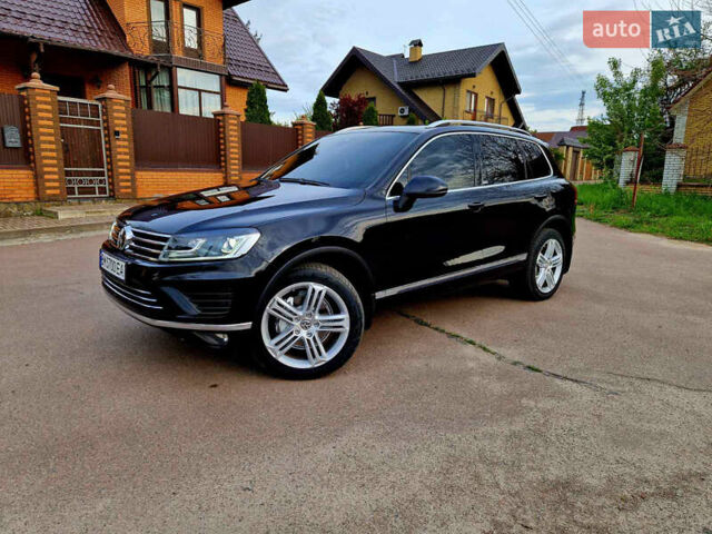 Черный Фольксваген Туарег, объемом двигателя 3 л и пробегом 225 тыс. км за 30000 $, фото 2 на Automoto.ua