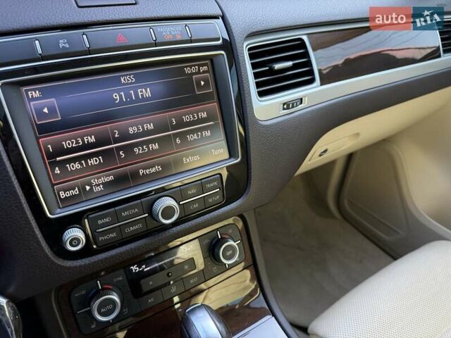 Черный Фольксваген Туарег, объемом двигателя 3 л и пробегом 279 тыс. км за 20400 $, фото 38 на Automoto.ua