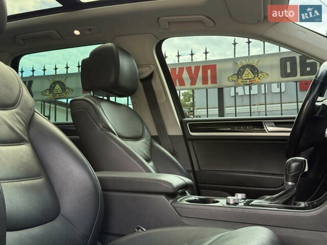 Черный Фольксваген Туарег, объемом двигателя 3 л и пробегом 212 тыс. км за 28999 $, фото 38 на Automoto.ua