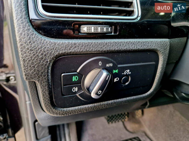 Черный Фольксваген Туарег, объемом двигателя 3 л и пробегом 225 тыс. км за 30000 $, фото 30 на Automoto.ua