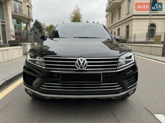 Черный Фольксваген Туарег, объемом двигателя 3 л и пробегом 159 тыс. км за 27900 $, фото 4 на Automoto.ua