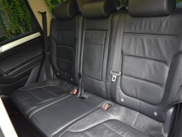 Черный Фольксваген Туарег, объемом двигателя 3 л и пробегом 108 тыс. км за 8500 $, фото 8 на Automoto.ua