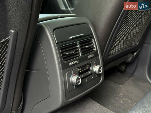 Черный Фольксваген Туарег, объемом двигателя 3 л и пробегом 212 тыс. км за 28999 $, фото 47 на Automoto.ua