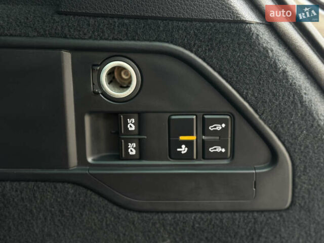 Черный Фольксваген Туарег, объемом двигателя 3 л и пробегом 242 тыс. км за 27999 $, фото 26 на Automoto.ua