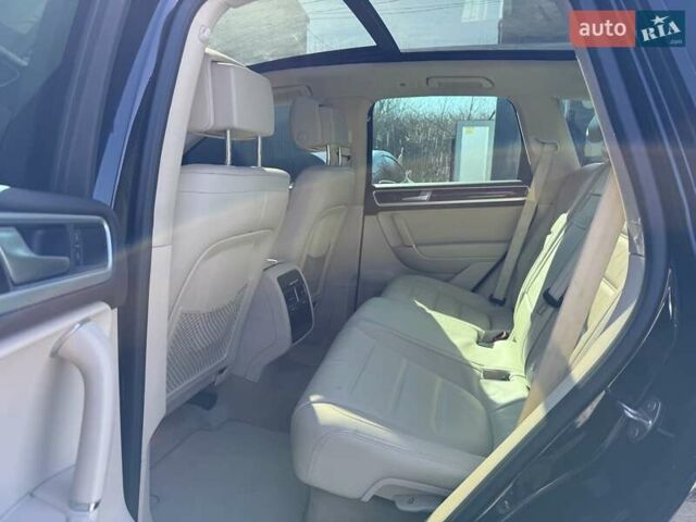 Черный Фольксваген Туарег, объемом двигателя 3 л и пробегом 279 тыс. км за 20400 $, фото 52 на Automoto.ua