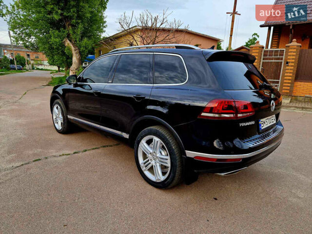 Черный Фольксваген Туарег, объемом двигателя 3 л и пробегом 225 тыс. км за 30000 $, фото 8 на Automoto.ua